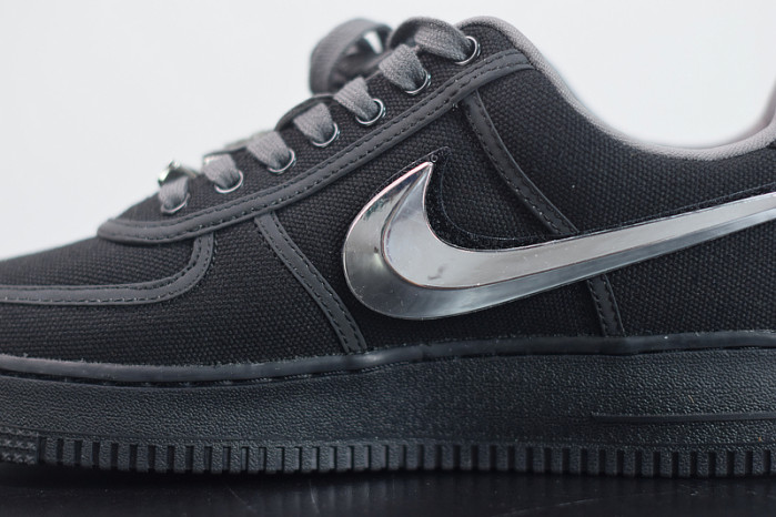 Travis Scott x Air Force 1 AQ4211-001