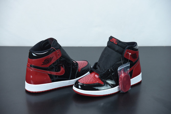 Air Jordan 1 High OG “Bred Patent” 555088-063