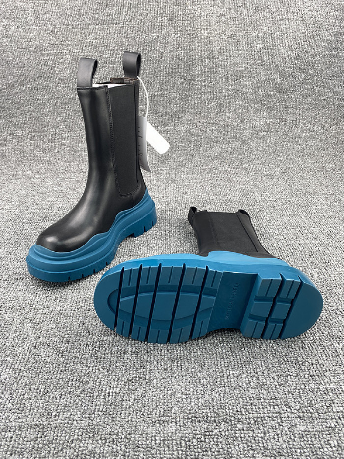 Bo*te*ga ve*ne*ta chelsea tire leather high boot