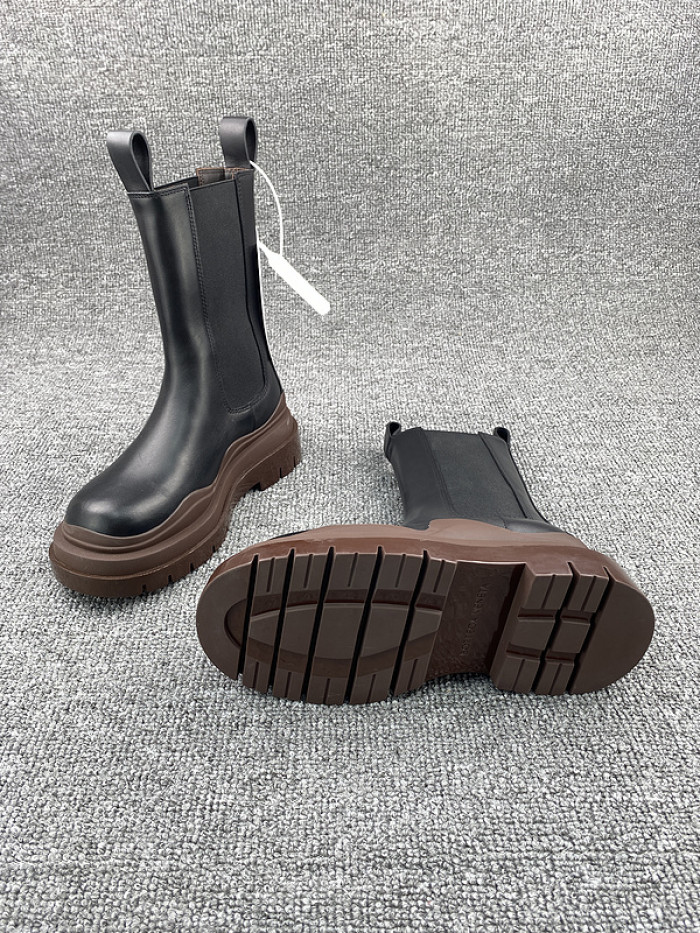 Bo*te*ga ve*ne*ta chelsea tire leather high boot