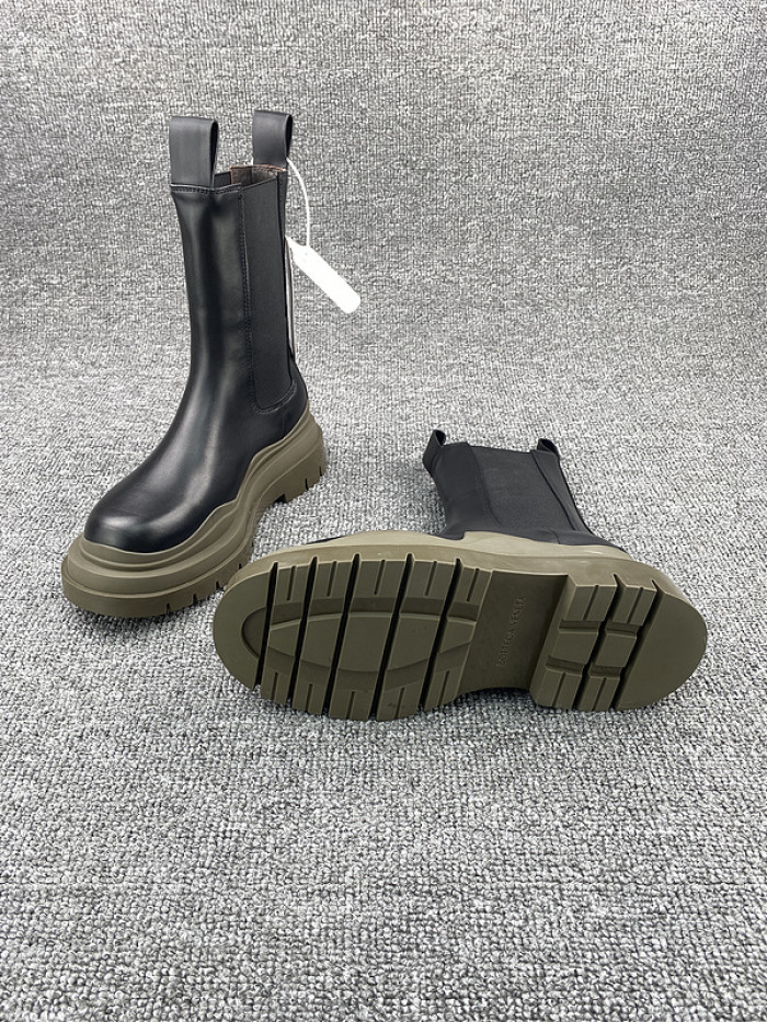 Bo*te*ga ve*ne*ta chelsea tire leather high boot