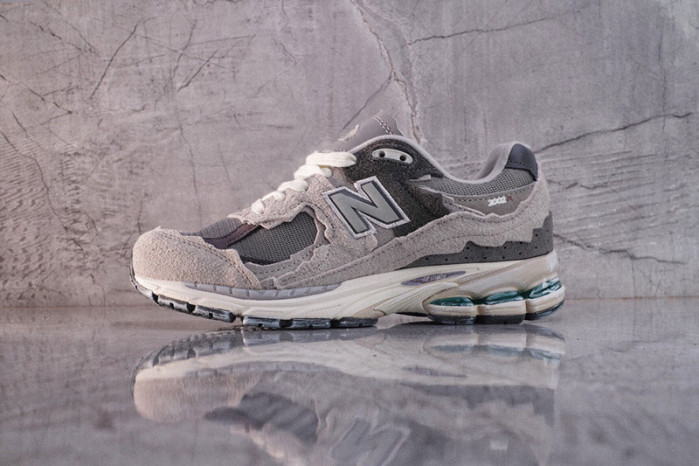 New Balance 2002R 