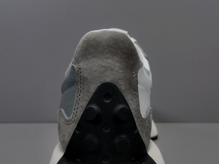 (Women) New Balance 327 