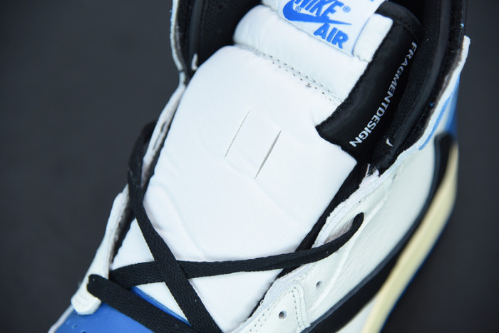 Travis Scott x Air Jordan 1 DH3227-105