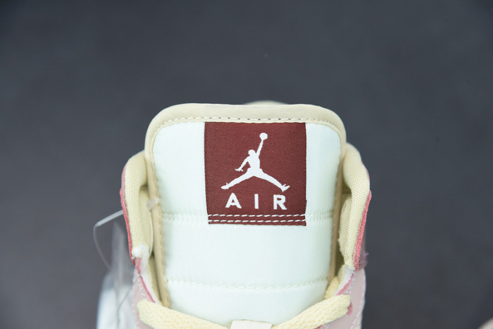 Air Jordan 1 Mid DO7440-821