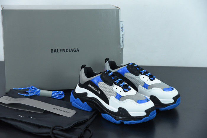BALCIA TRIPLE S SNEAKER