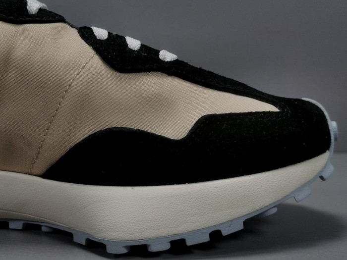 (Women) New Balance 327 