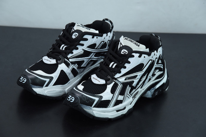 BALCIA RUNNER SNEAKER