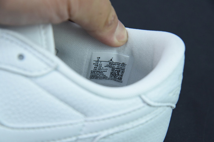 Air Jordan 1 Low Golf Triple White - Mar 2022 - DD9315-101