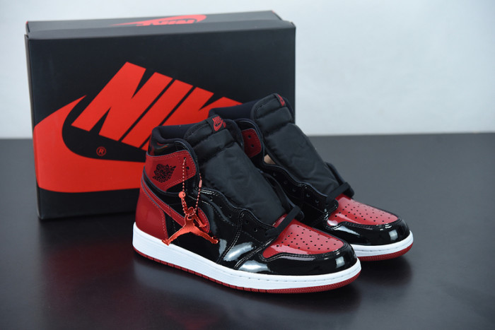 Air Jordan 1 High OG “Bred Patent” 555088-063