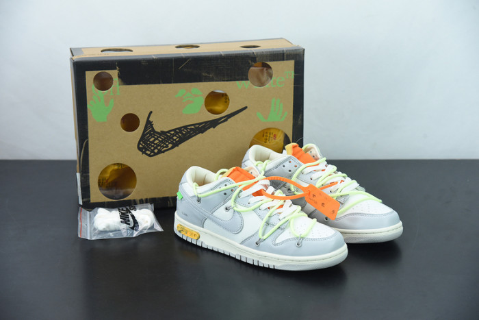 OFW x Nike SB Dunk Low “43 of 50” OW DM1602-128