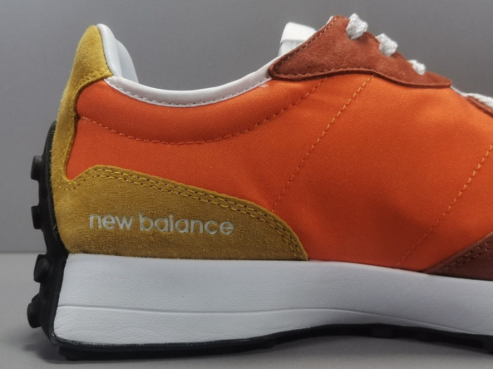 New Balance 327 