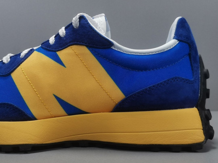New Balance 327 