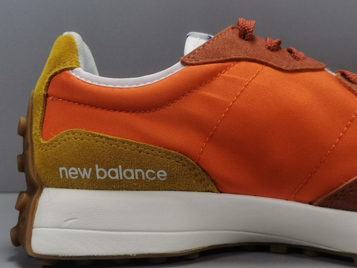 New Balance 327 