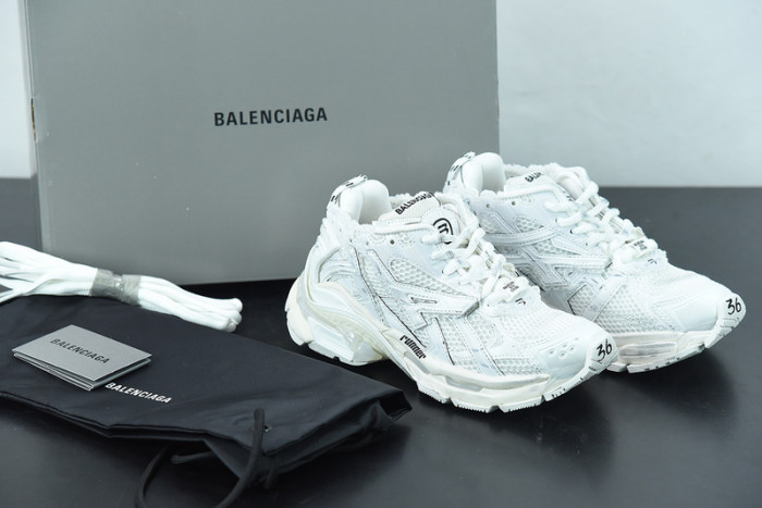 BALCIA RUNNER SNEAKER