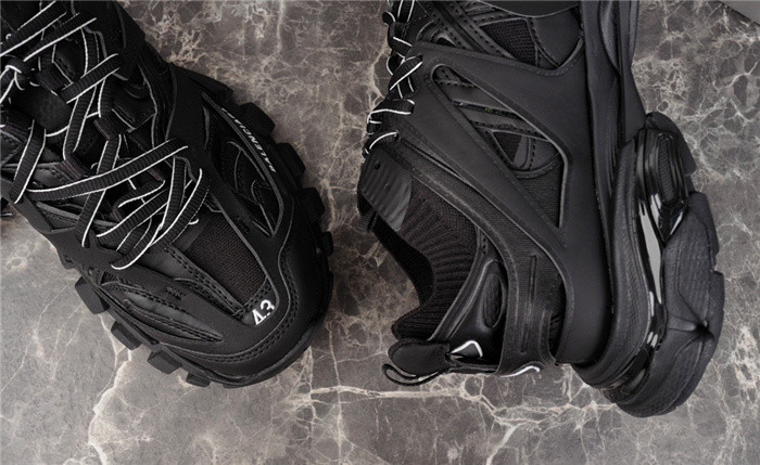 BALCIA Track SNEAKER