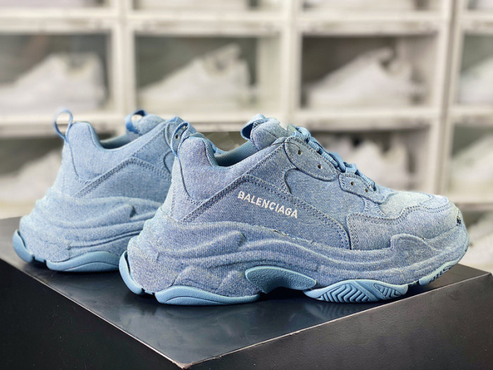 BALCIA TRIPLE S SNEAKER