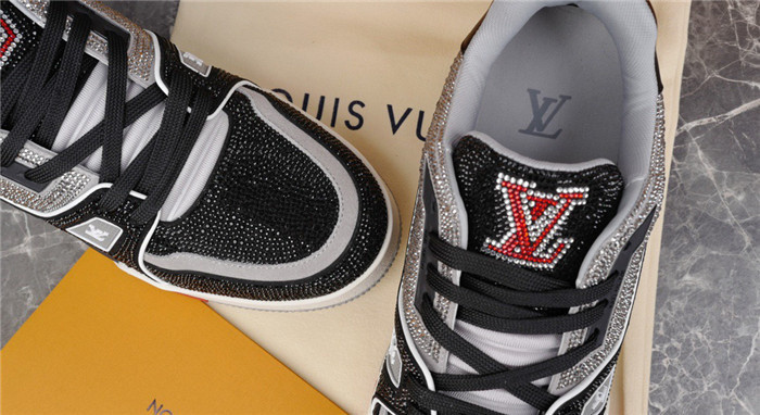 LUSV SNEAKERS