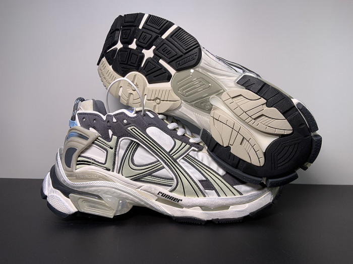 BALCIA RUNNER SNEAKER