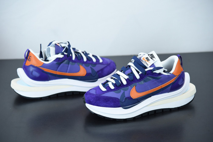 Nike Vaporwaffle sacai Iris