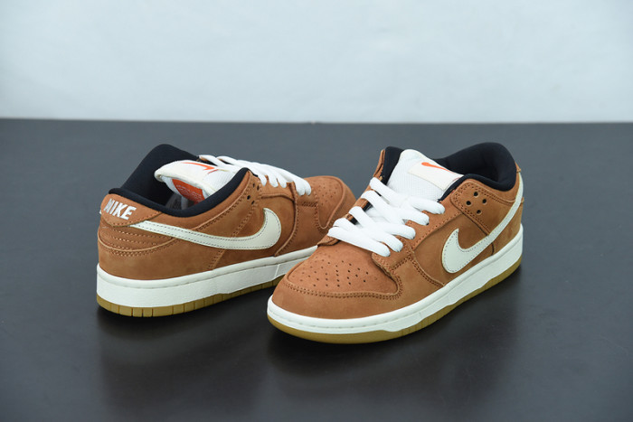 Nike Dunk Low " Wheat " DH1319-200