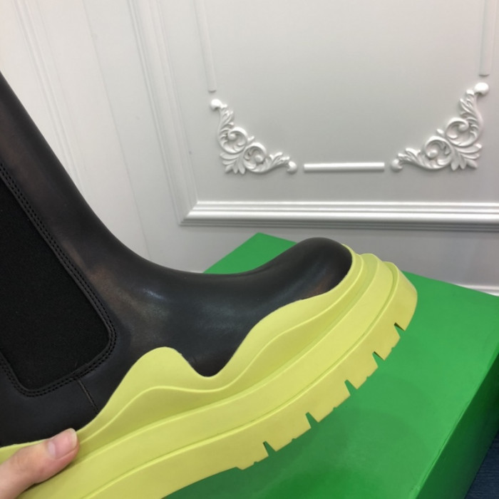 Bo*te*ga ve*ne*ta chelsea tire leather high boot