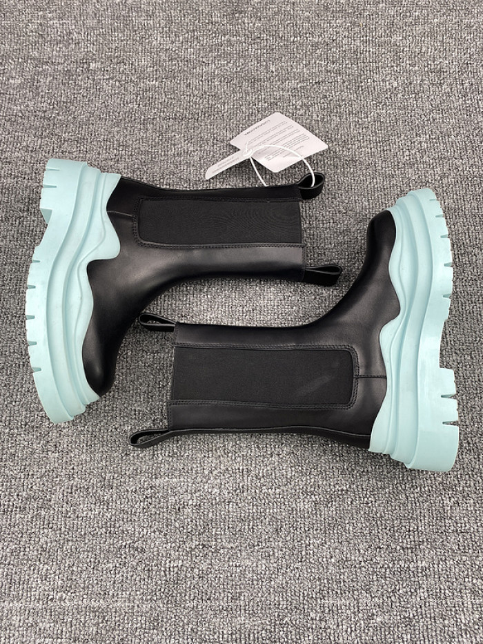 Bo*te*ga ve*ne*ta chelsea tire leather high boot