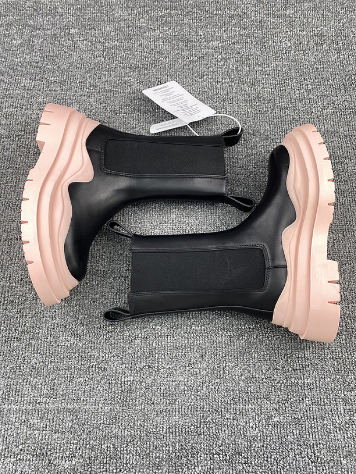 Bo*te*ga ve*ne*ta chelsea tire leather high boot