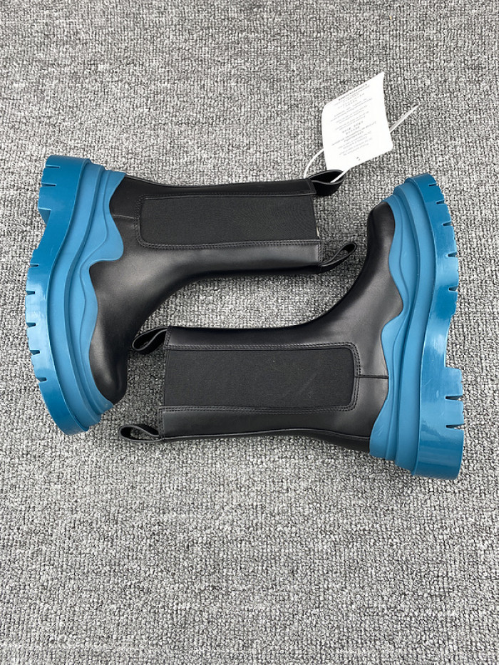 Bo*te*ga ve*ne*ta chelsea tire leather high boot