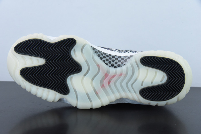 Air Jordan 11 Retro Low 