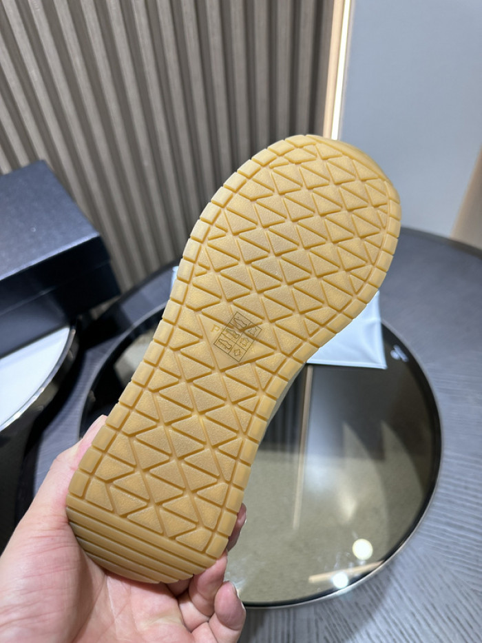 PRDA Sneaker