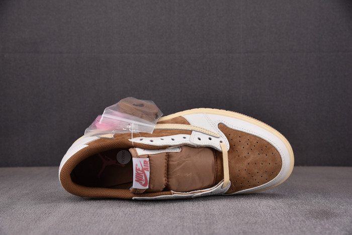 TRAVIS SCOTT X AIR JORDAN 1 LOW OG DM7866-106