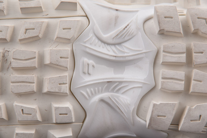 BALCIA DEFENDER SNEAKER