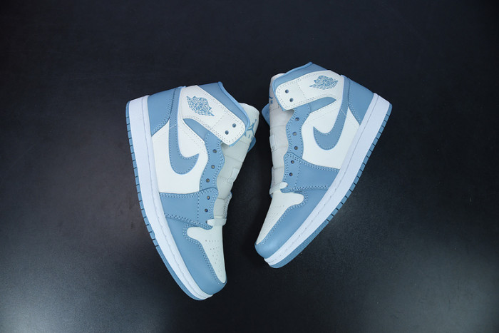 Air Jordan 1 Mid "UNC" BQ6472-141