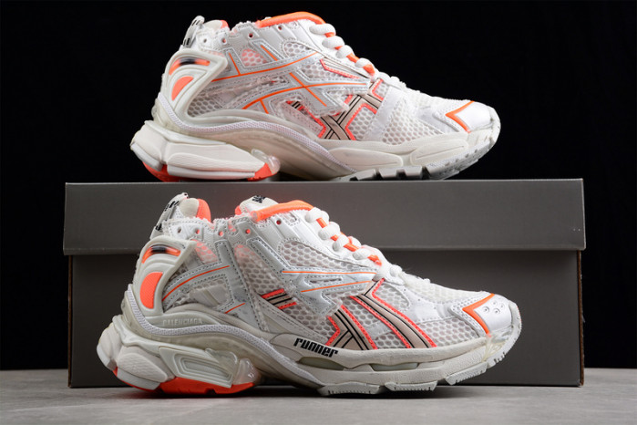 BALCIA RUNNER SNEAKER