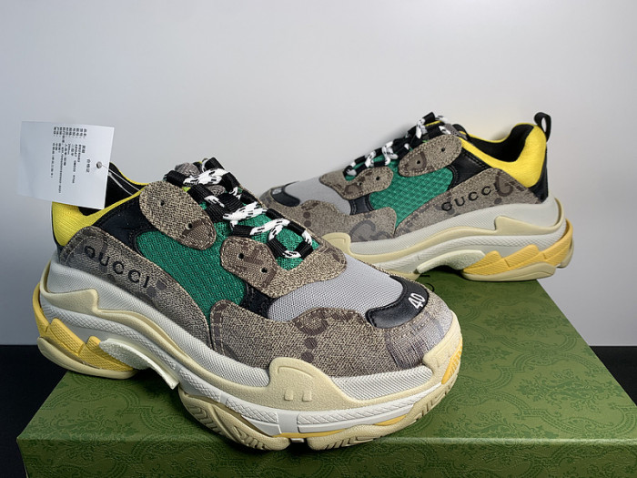 BALCIA TRIPLE S SNEAKER