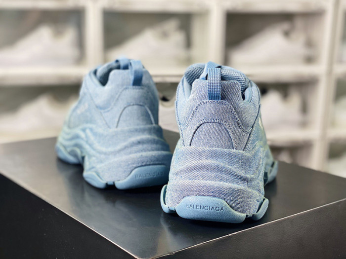 BALCIA TRIPLE S SNEAKER