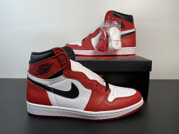 AIR JORDAN 1 RETOR HIGH OG CHICAGO RED 555088-101