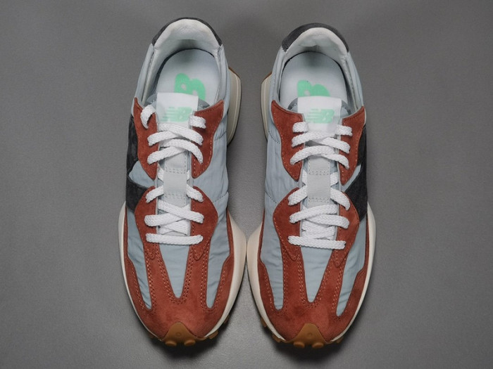 New Balance 327 