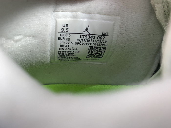 Air Jordan 4 Retro SE 