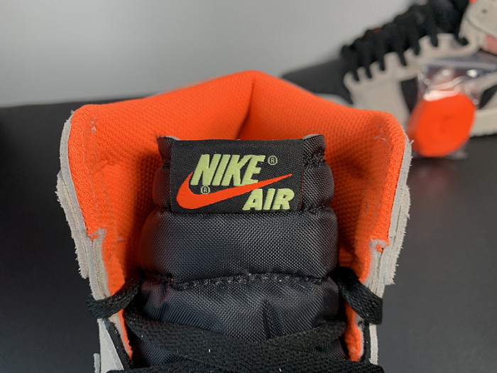 Air Jordan 1 Retro High Neutral Grey Hyper Crimson 555088-018