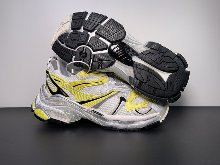 BALCIA RUNNER SNEAKER