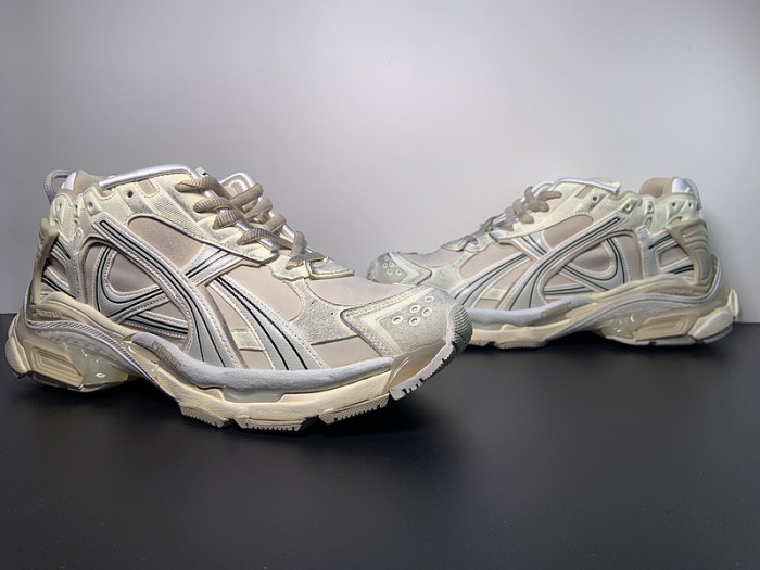 BALCIA RUNNER SNEAKER