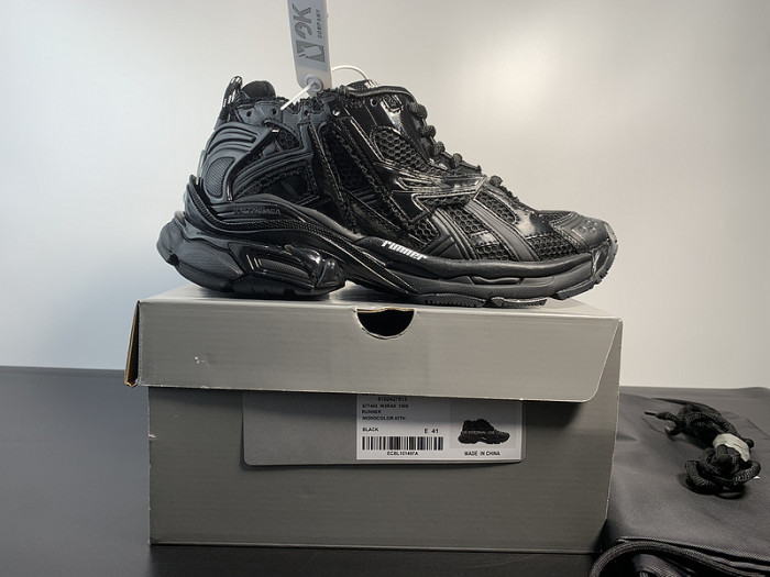 BALCIA RUNNER SNEAKER