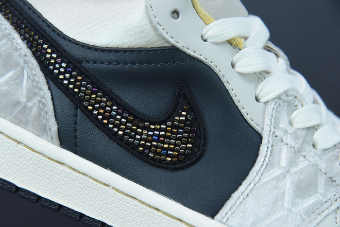 Air Jordan 1 Low Beaded Swoosh - DV1762-001