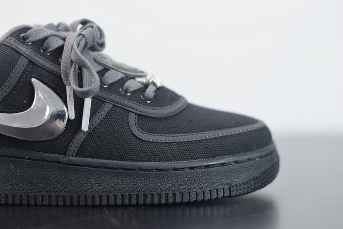 Travis Scott x Air Force 1 AQ4211-001