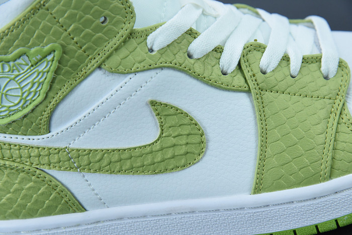 Air Mid SE "Green Python" DV2959-113