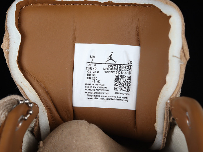 Two 18 x Air Jordan 2 Low DV7129-222