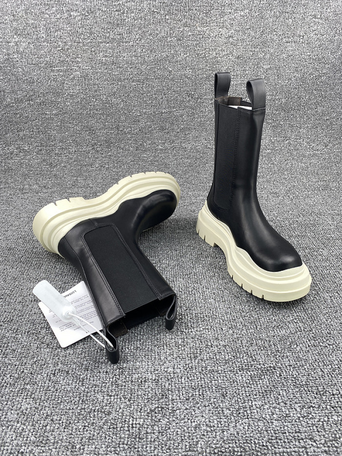 Bo*te*ga ve*ne*ta chelsea tire leather high boot