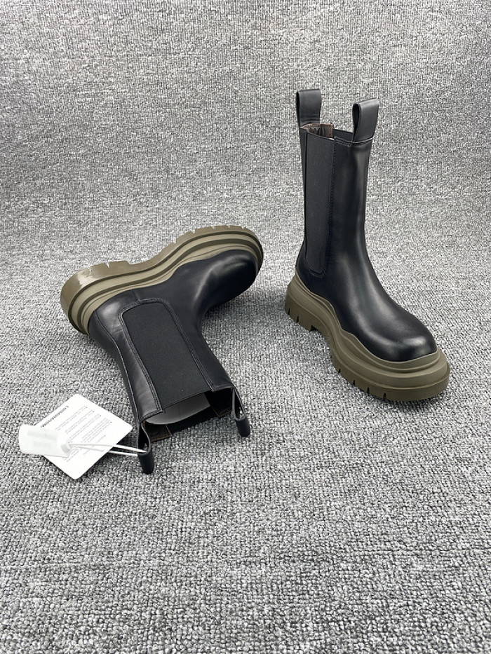 Bo*te*ga ve*ne*ta chelsea tire leather high boot